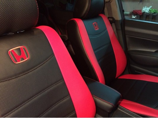 Авточехлы на Honda Civic 8 4D Авточехлы на Honda Civic 8 4D